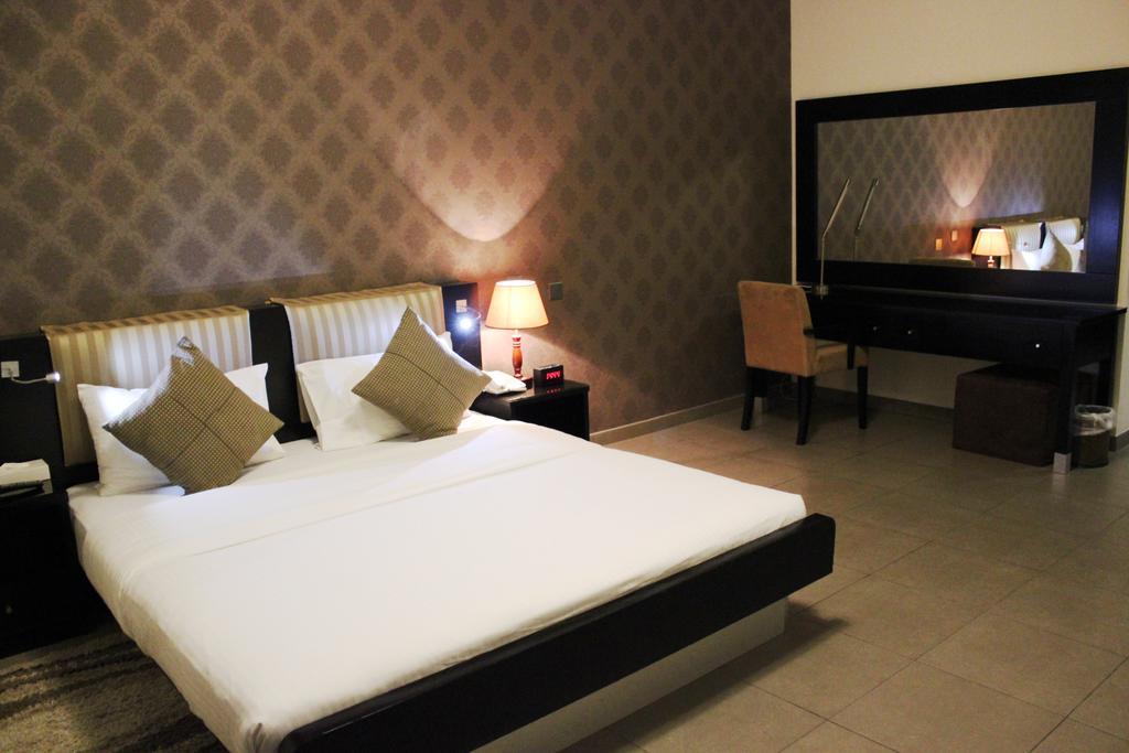 Royal Ascot Hotel Apartment - Kirklees 2 Ντουμπάι Εξωτερικό φωτογραφία
