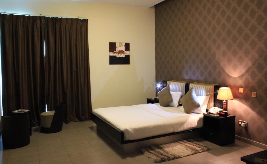 Royal Ascot Hotel Apartment - Kirklees 2 Ντουμπάι Εξωτερικό φωτογραφία