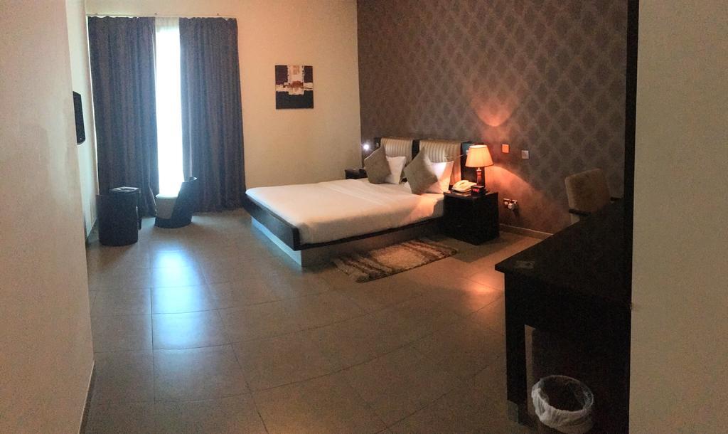 Royal Ascot Hotel Apartment - Kirklees 2 Ντουμπάι Εξωτερικό φωτογραφία
