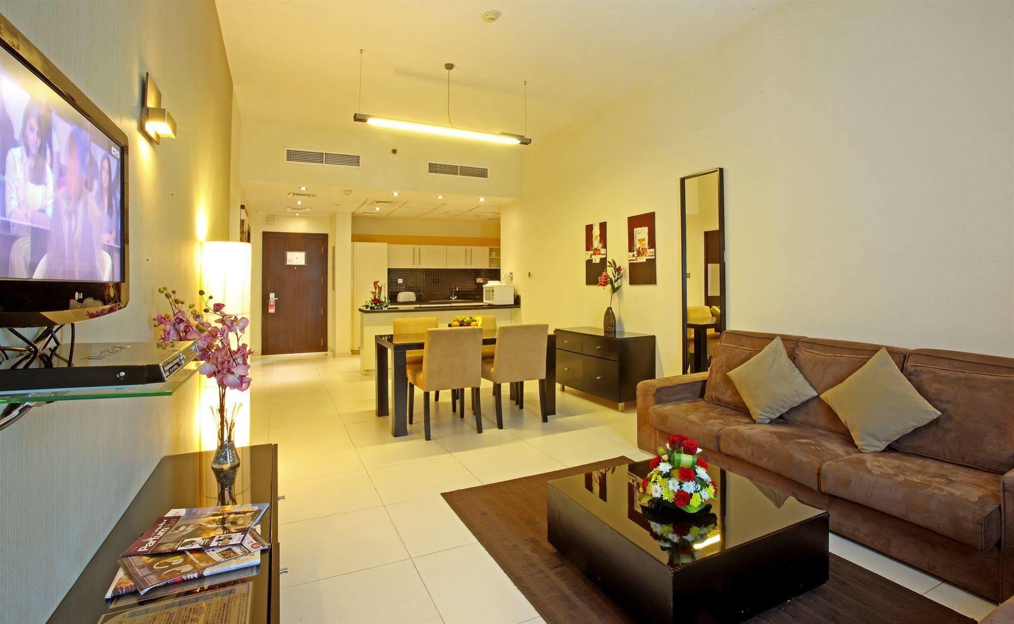 Royal Ascot Hotel Apartment - Kirklees 2 Ντουμπάι Εξωτερικό φωτογραφία