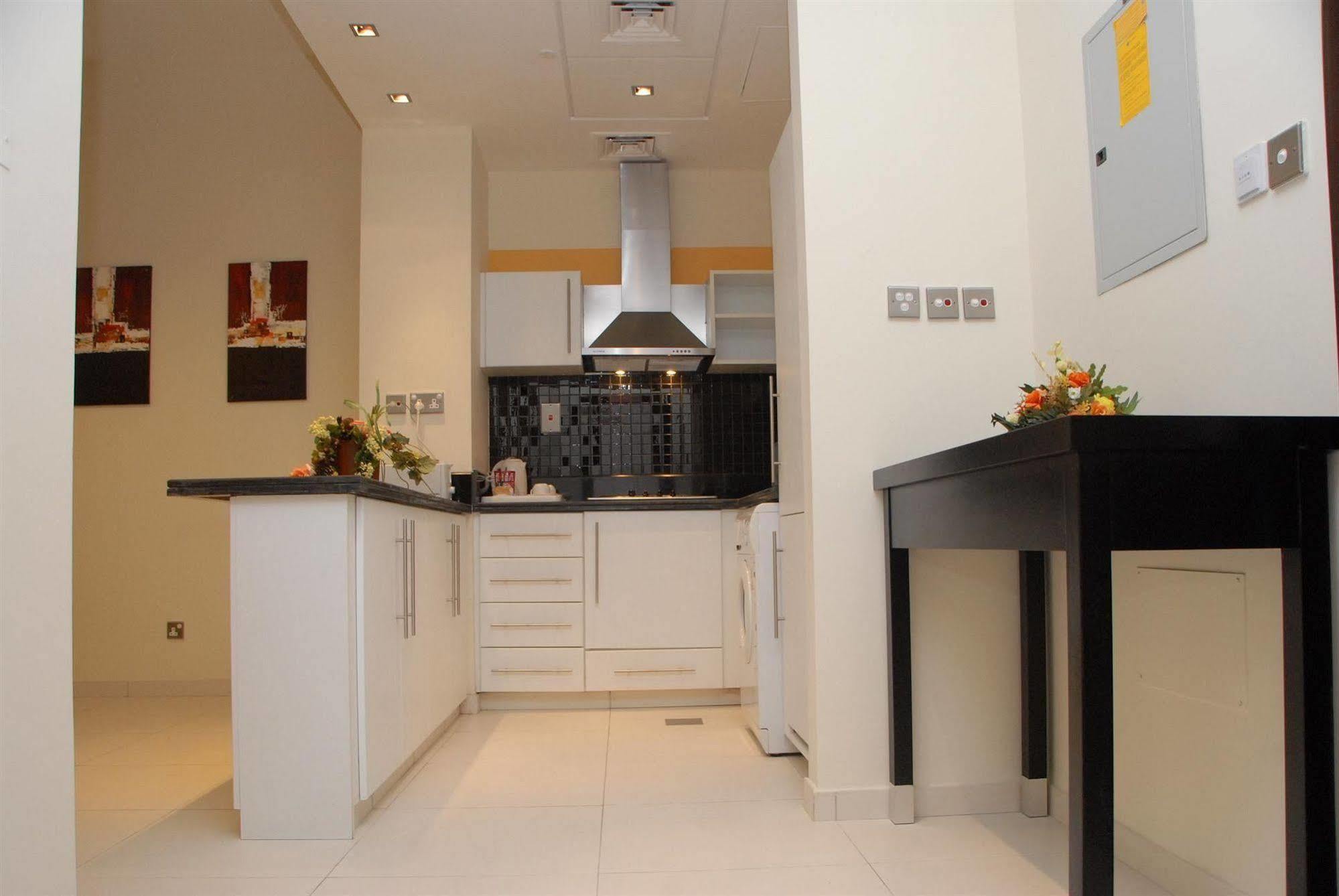 Royal Ascot Hotel Apartment - Kirklees 2 Ντουμπάι Εξωτερικό φωτογραφία