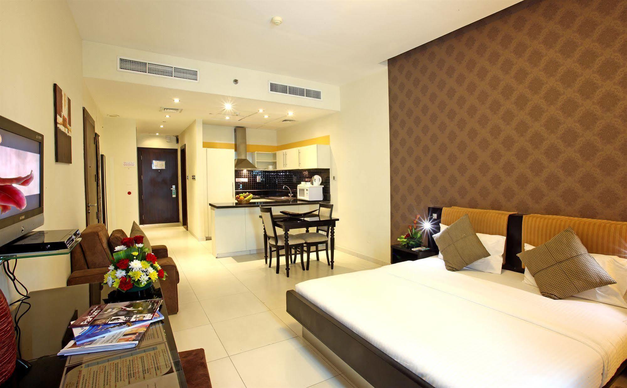 Royal Ascot Hotel Apartment - Kirklees 2 Ντουμπάι Εξωτερικό φωτογραφία